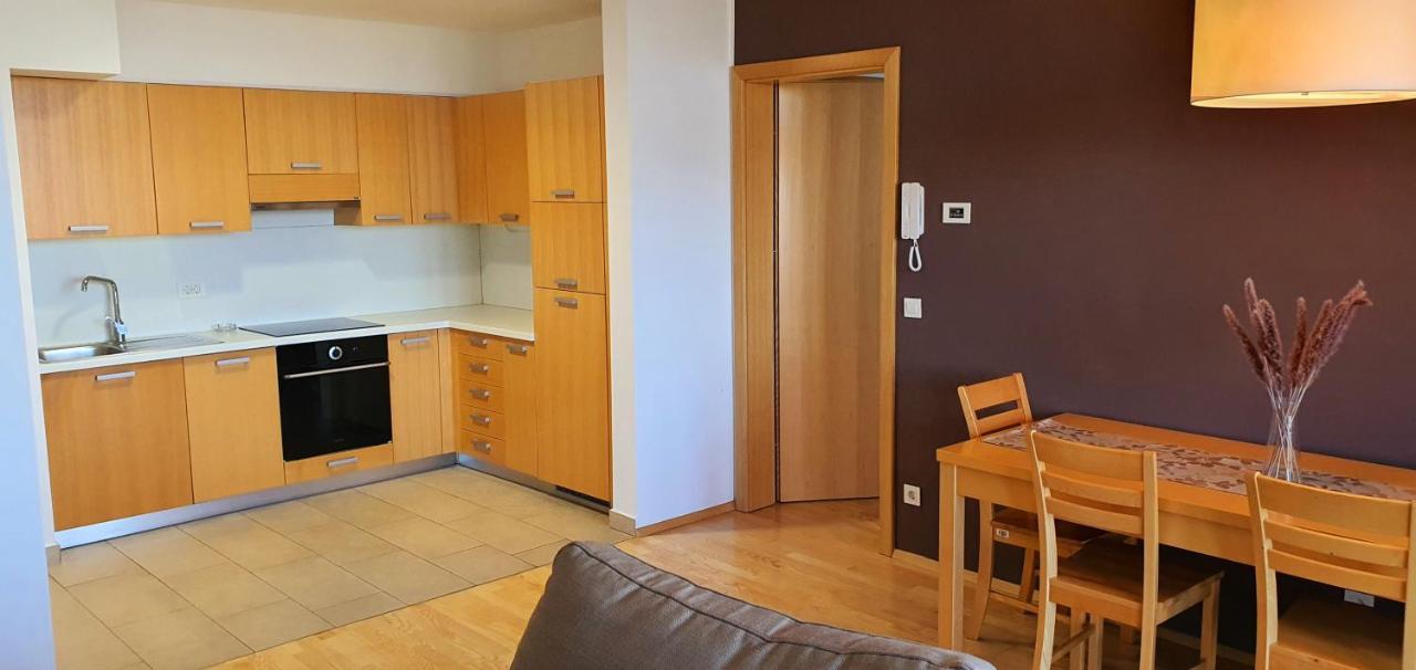 Mari 14 Appartement Maribor Buitenkant foto